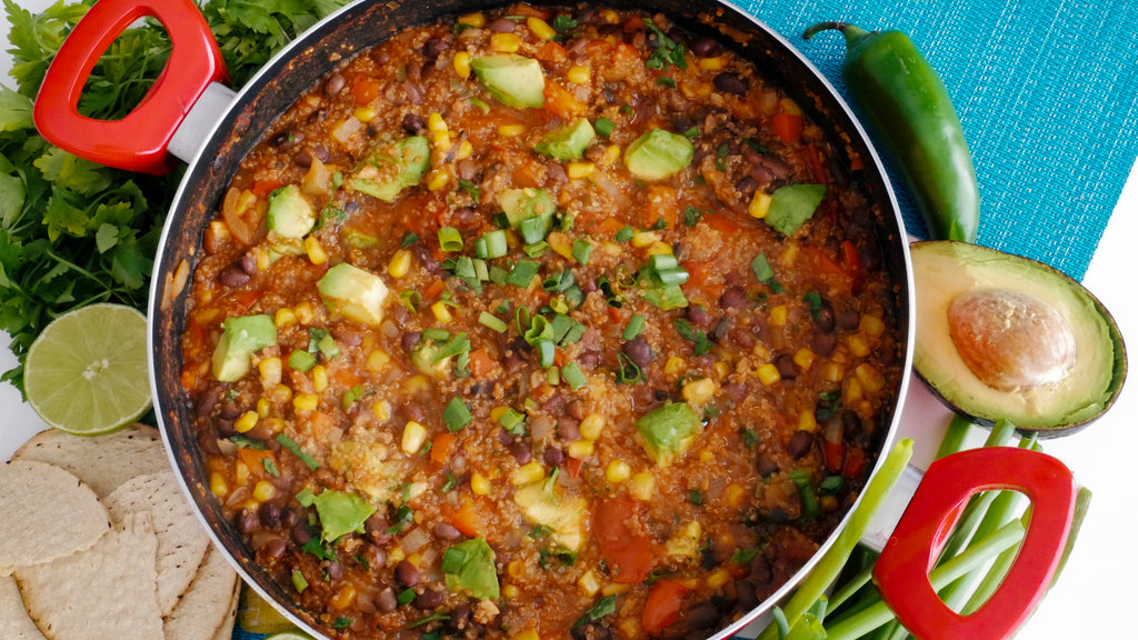One Pot Mexican Quinoa Chili (Vegan & Gluten Free) - Budget/Meal Prep Friendly
